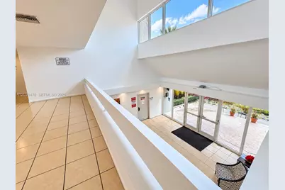 140 Lakeview Dr #211, Weston, FL 33326 - Photo 4