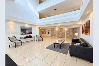 140 Lakeview Dr #211, Weston, FL 33326 - Photo 2