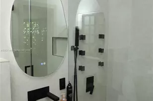 7850 Hawthorne Ave, Miami Beach, FL 33141 - Photo 8