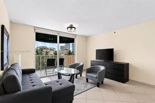 19701 E Country Club Dr, Aventura, FL 33180 - Photo 2