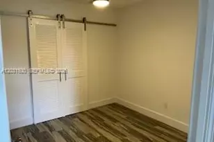 240 N 70th Way, Hollywood, FL 33024 - Photo 8