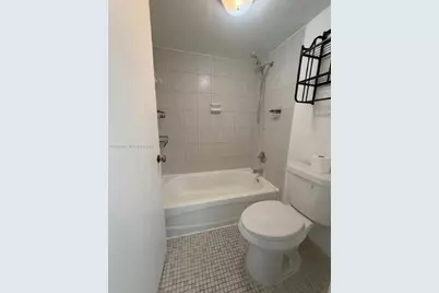 13701 Kendale Lakes Cir #B-308, Miami, FL 33183 - Photo 14