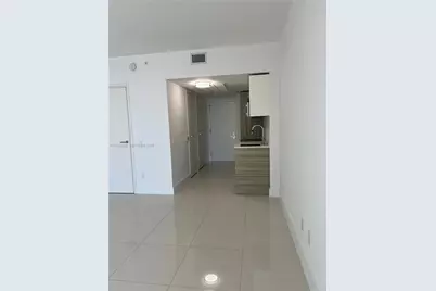 1300 Brickell Bay Dr #1606, Miami, FL 33131 - Photo 6