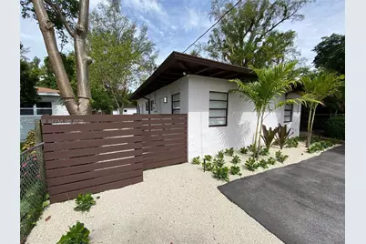 11310 Peachtree Dr, Miami, FL 33161 - Photo 16