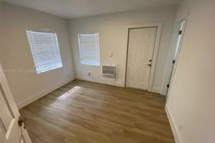 11310 Peachtree Dr, Miami, FL 33161 - Photo 6