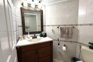 9711 Fontainebleau Blvd, Miami, FL 33172 - Photo 8