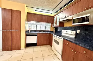 601 Ives Dairy Rd, Miami, FL 33179 - Photo 8