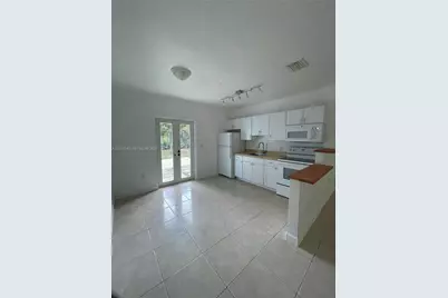 420 SW 25th Ave, Fort Lauderdale, FL 33312 - Photo 2