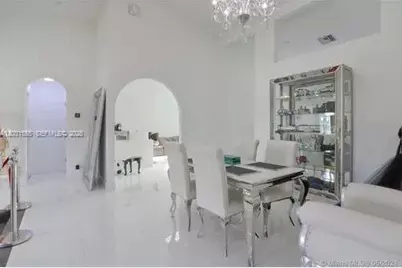 270 SE 7th St, Dania Beach, FL 33004 - Photo 4