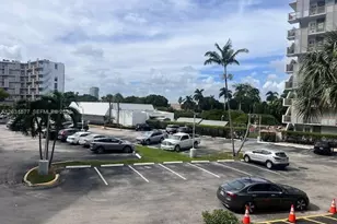 3475 N Country Club Dr, Aventura, FL 33180 - Photo 2