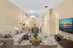 10828 SW 72nd St, Miami, FL 33173 - Photo 4