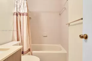 10828 SW 72nd St, Miami, FL 33173 - Photo 12