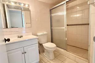 17600 N Bay Rd, Sunny Isles Beach, FL 33160 - Photo 22