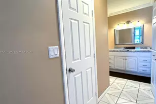 3800 S Ocean Dr, Hollywood, FL 33019 - Photo 14