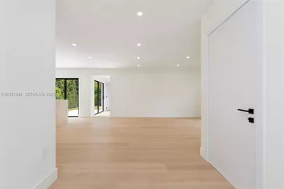 118 Sarto Ave, Coral Gables, FL 33134 - Photo 4