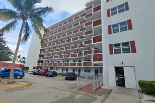 3660 NE 166th St, North Miami Beach, FL 33160 - Photo 8