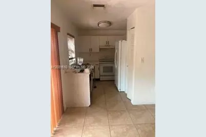 9136 NW 192nd Ter, Hialeah, FL 33018 - Photo 4