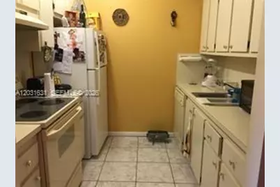 100 SW 132nd Way #307K, Pembroke Pines, FL 33027 - Photo 6