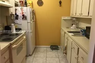 100 SW 132nd Way, Pembroke Pines, FL 33027 - Photo 6