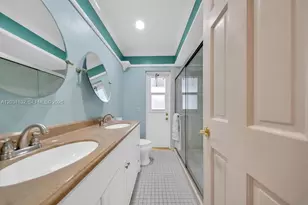 8820 N Lake Dasha Dr, Plantation, FL 33324 - Photo 26