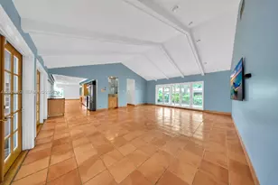 8820 N Lake Dasha Dr, Plantation, FL 33324 - Photo 8