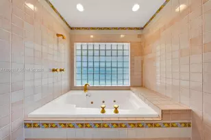 8820 N Lake Dasha Dr, Plantation, FL 33324 - Photo 20