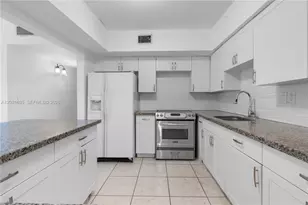 3061 NE 4th Ave, Wilton Manors, FL 33334 - Photo 4