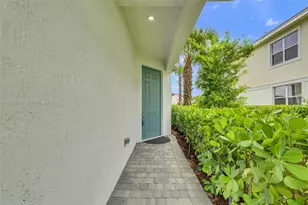 581 Sanderling Cir, Deerfield Beach, FL 33442 - Photo 6