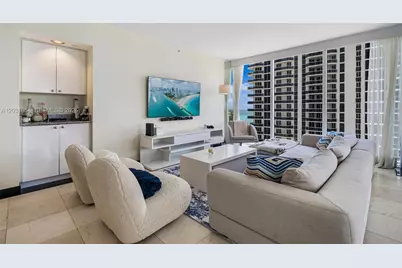 4779 Collins Ave #2305, Miami Beach, FL 33140 - Photo 2