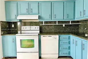 671 NE 195th St, Miami, FL 33179 - Photo 14