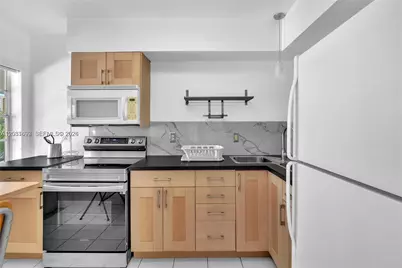 1100 Atlantic Shores Blvd #402, Hallandale Beach, FL 33009 - Photo 6