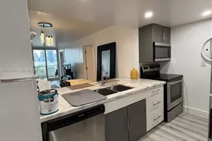 1717 N Bayshore Dr, Miami, FL 33132 - Photo 4