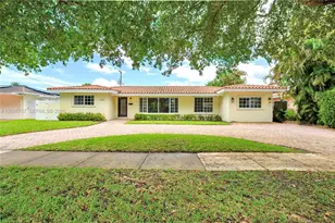 2120 NE 207th St, Miami, FL 33179 - Photo 2