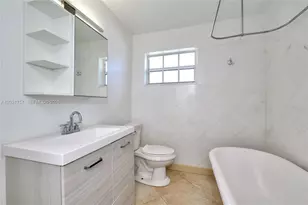 2120 NE 207th St, Miami, FL 33179 - Photo 18