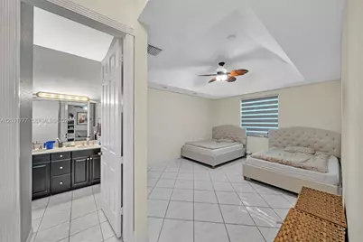 8908 NW 40th St, Coral Springs, FL 33065 - Photo 22