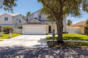9650 SW 9th Ct, Pembroke Pines, FL 33025 - Photo 10
