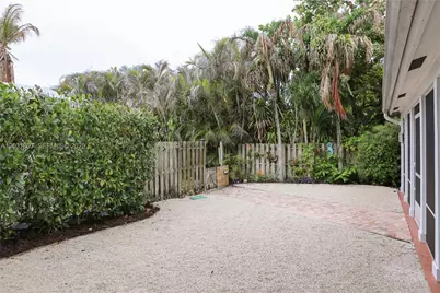 4225 SE Westfield St, Stuart, FL 34997 - Photo 36