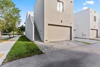 6680 NW 102nd Path, Doral, FL 33178 - Photo 30