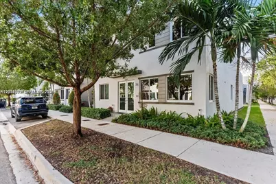 6680 NW 102nd Path, Doral, FL 33178 - Photo 1
