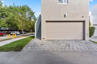 6680 NW 102nd Path, Doral, FL 33178 - Photo 32