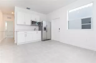 2636 SE 8th Ct, Homestead, FL 33035 - Photo 6