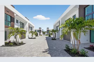 4656 SW 32nd Ave #B1, Dania Beach, FL 33312 - Photo 4