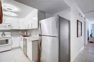 2401 Collins Ave, Miami Beach, FL 33140 - Photo 16