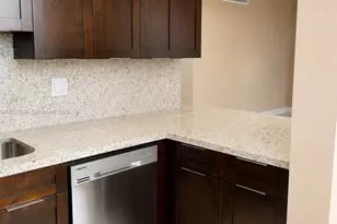 9420 Tangerine Pl, Davie, FL 33324 - Photo 16