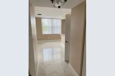 9420 Tangerine Pl #401, Davie, FL 33324 - Photo 4