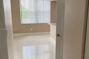 9420 Tangerine Pl, Davie, FL 33324 - Photo 4