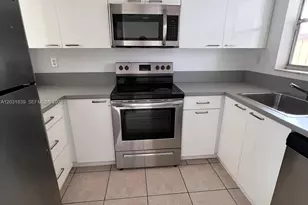 1074 W 38th St, Hialeah, FL 33012 - Photo 8