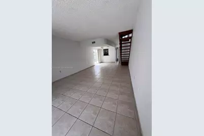 1074 W 38th St #32, Hialeah, FL 33012 - Photo 6