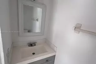1074 W 38th St, Hialeah, FL 33012 - Photo 18