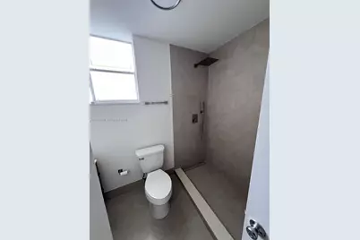 1074 W 38th St #32, Hialeah, FL 33012 - Photo 10